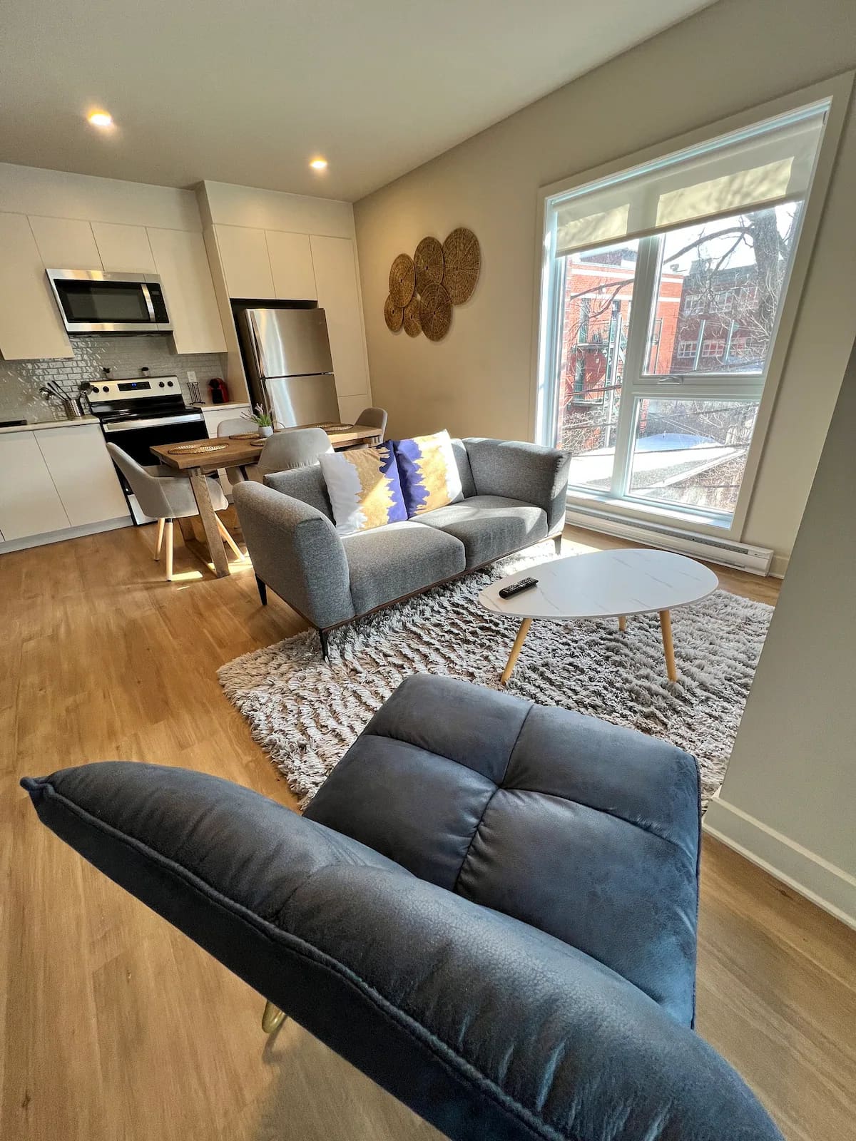4 ½ - living room